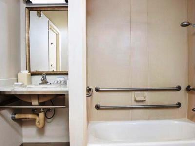 Hilton Garden San Francisco Airport North 3*